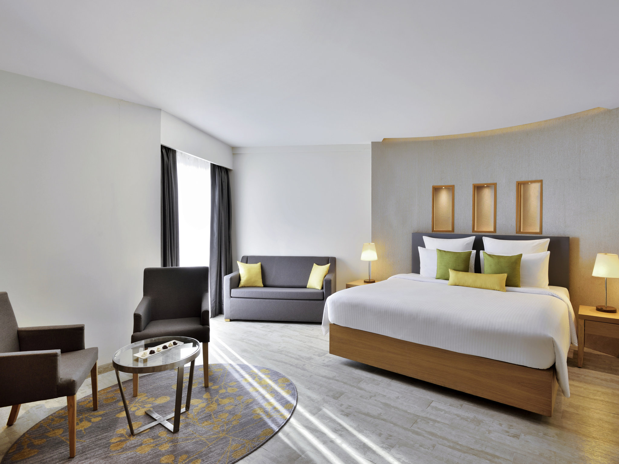 https://www.accorhotels.com/9832