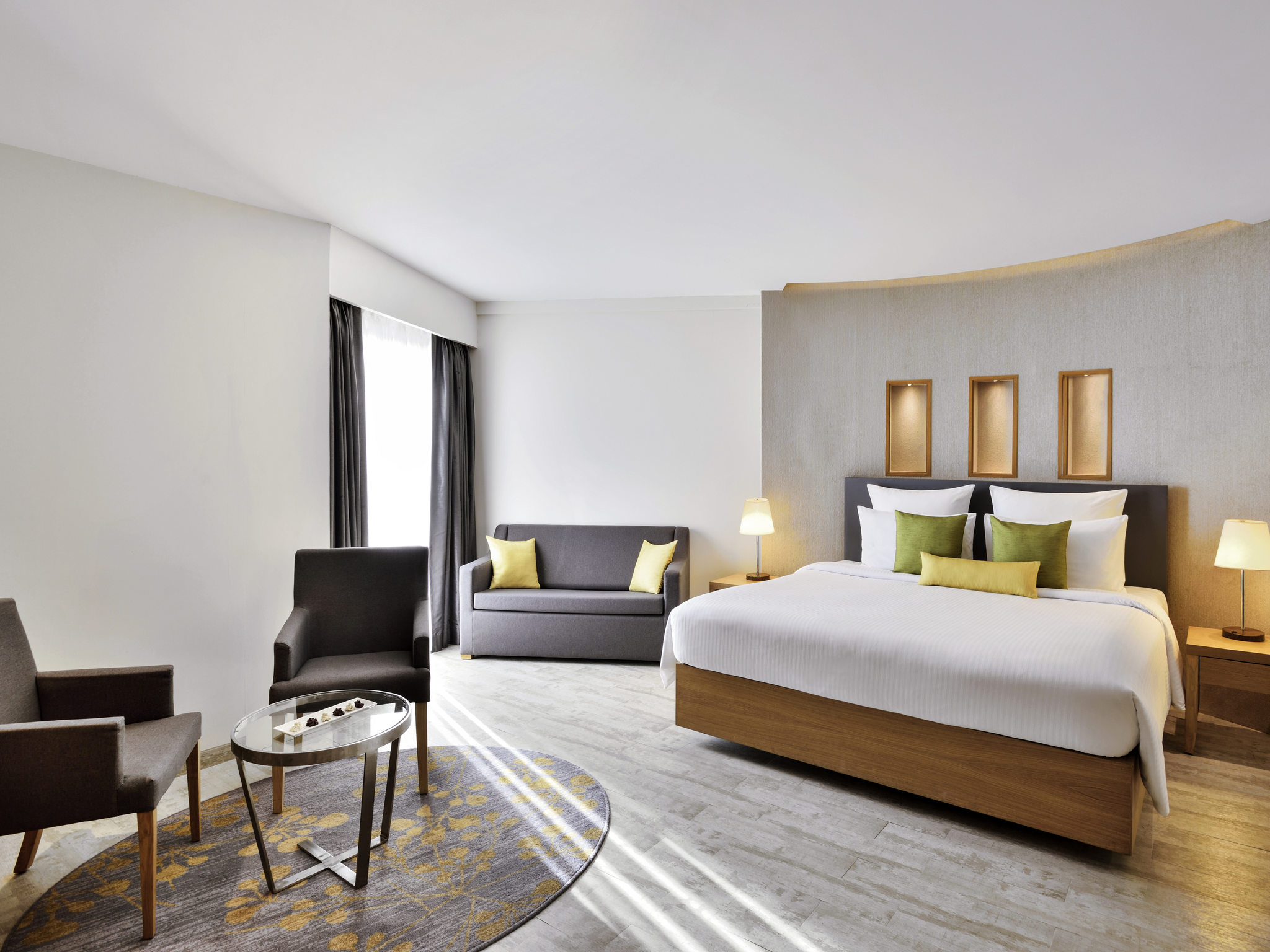 https://www.accorhotels.com/9832