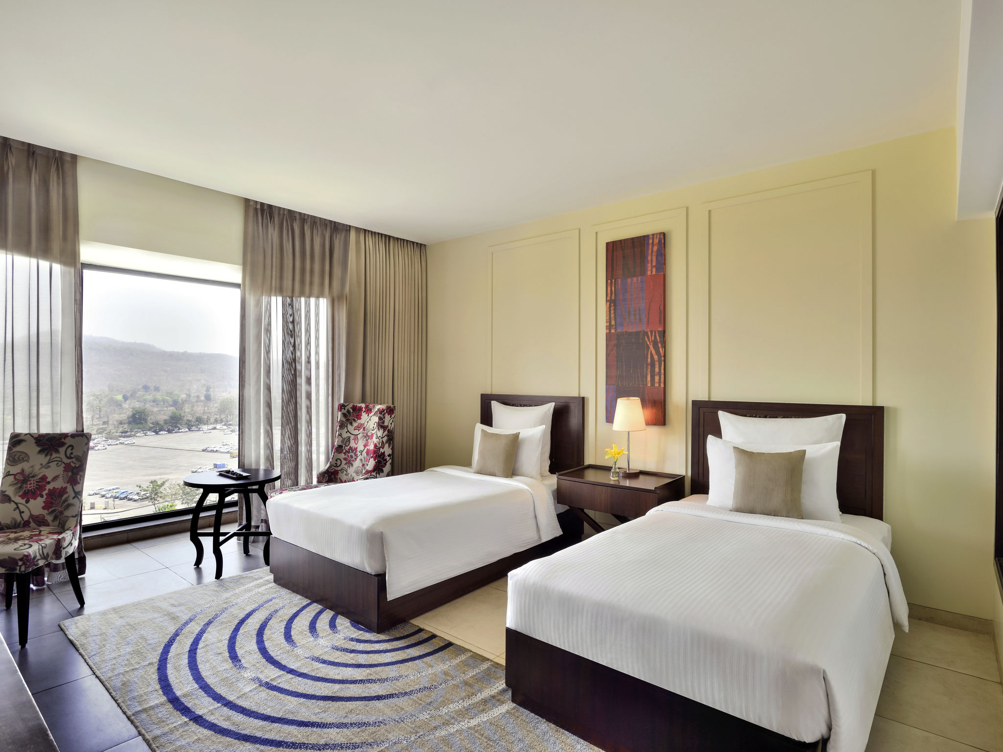 https://www.accorhotels.com/9832